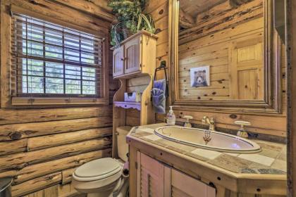 Redwood Cabin and Casita 2 Acres Fire Pit Hot Tub - image 9