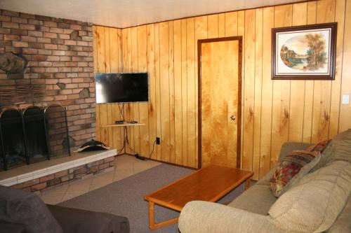 Northwoods Resort Cabins - image 3