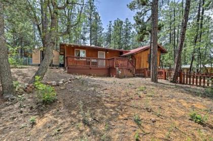 Cozy Lakeside Escape with Deck 4 mi to Rainbow Lake Pinetop