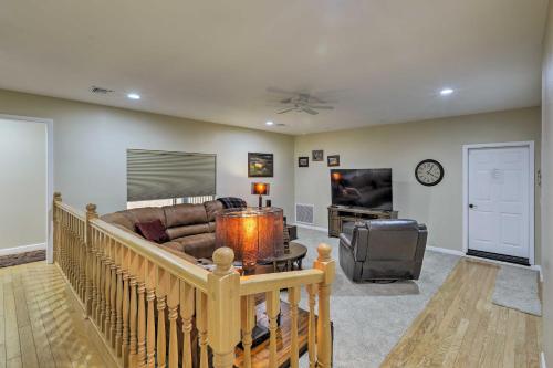 Dog-Friendly Home with Deck on Pinetop Lakes Course! - image 4