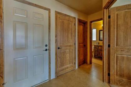 Updated Condo Next to Pinetop Lakes Country Club! - image 2