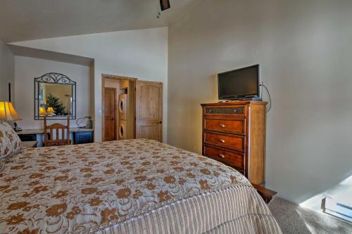 Updated Condo Next to Pinetop Lakes Country Club! - image 5