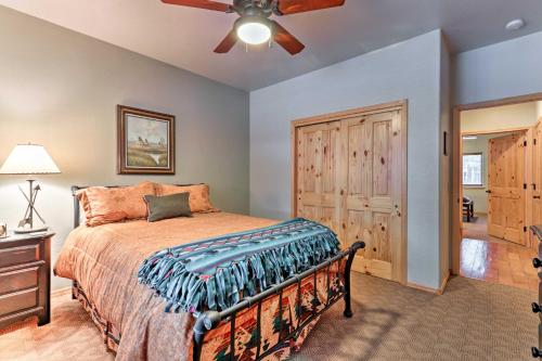 Lavish Cabin with Deck Less Than 3 Mi to Pinetop Country Club - image 3