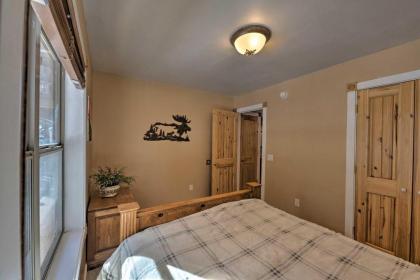 Spacious Pinetop Country Club Cabin with Deck! - image 10