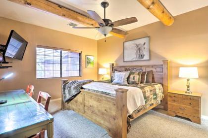 Charming Mountain Condo with Balcony in Pinetop - image 14