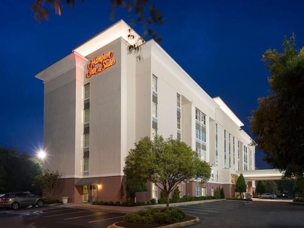 Hampton Inn & Suites Charlotte/Pineville - image 4