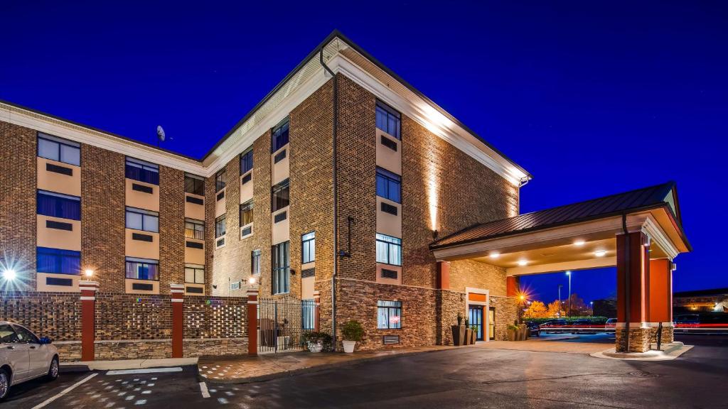 Best Western Plus Pineville-Charlotte South - main image