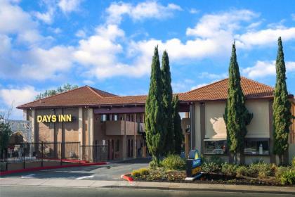 Days Inn by Wyndham Pinole Berkeley 