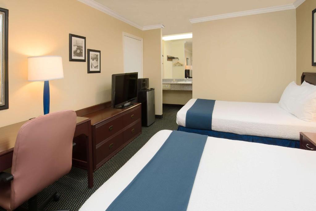 Days Inn by Wyndham Pinole Berkeley - image 2