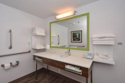 Hampton Inn Brevard - image 14