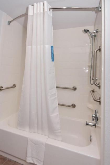 Hampton Inn Brevard - image 15