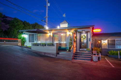 Shell Beach Inn - image 5