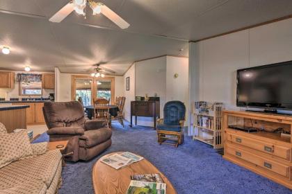 Cozy Pittsburg Home on Perry Stream with Trail Access - image 13