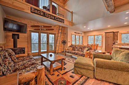 Rustic 3-Story Pittsburg Home with Top Amenities - image 1