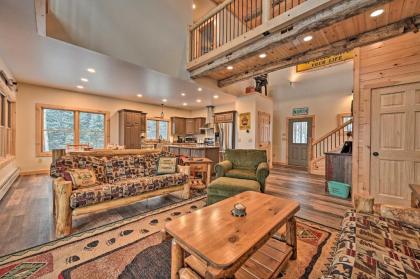 Rustic 3-Story Pittsburg Home with Top Amenities - image 6