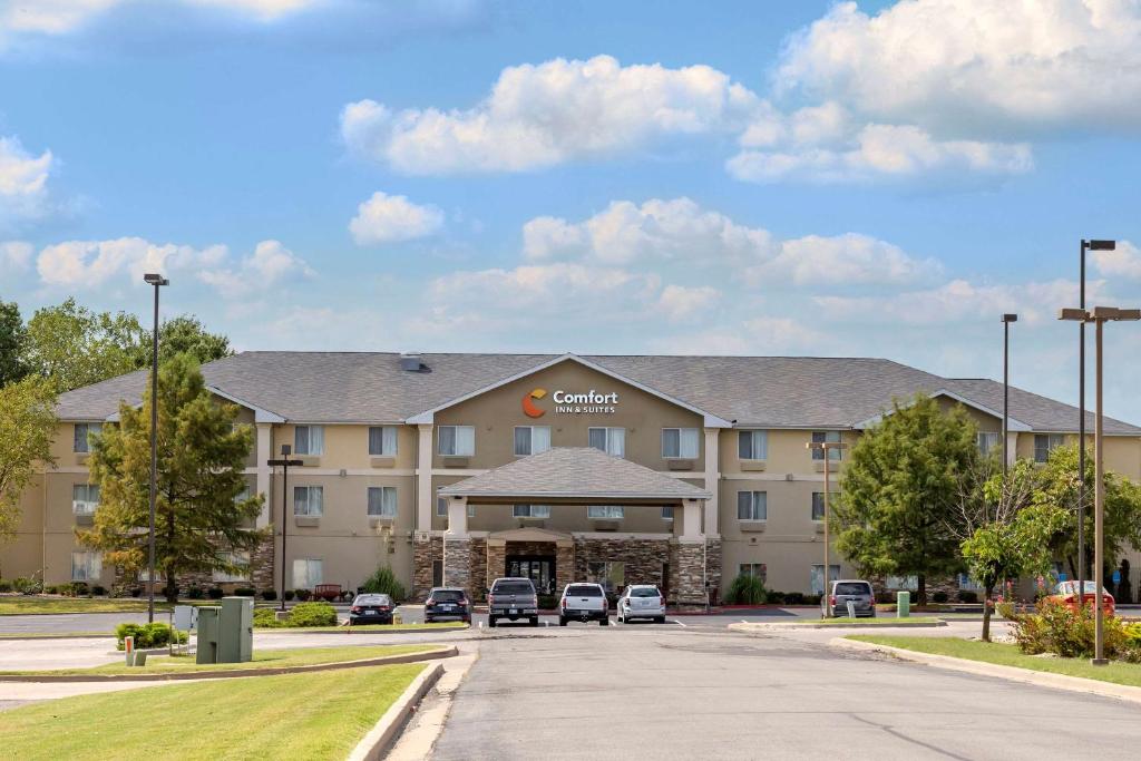 Comfort Inn & Suites Pittsburg - main image