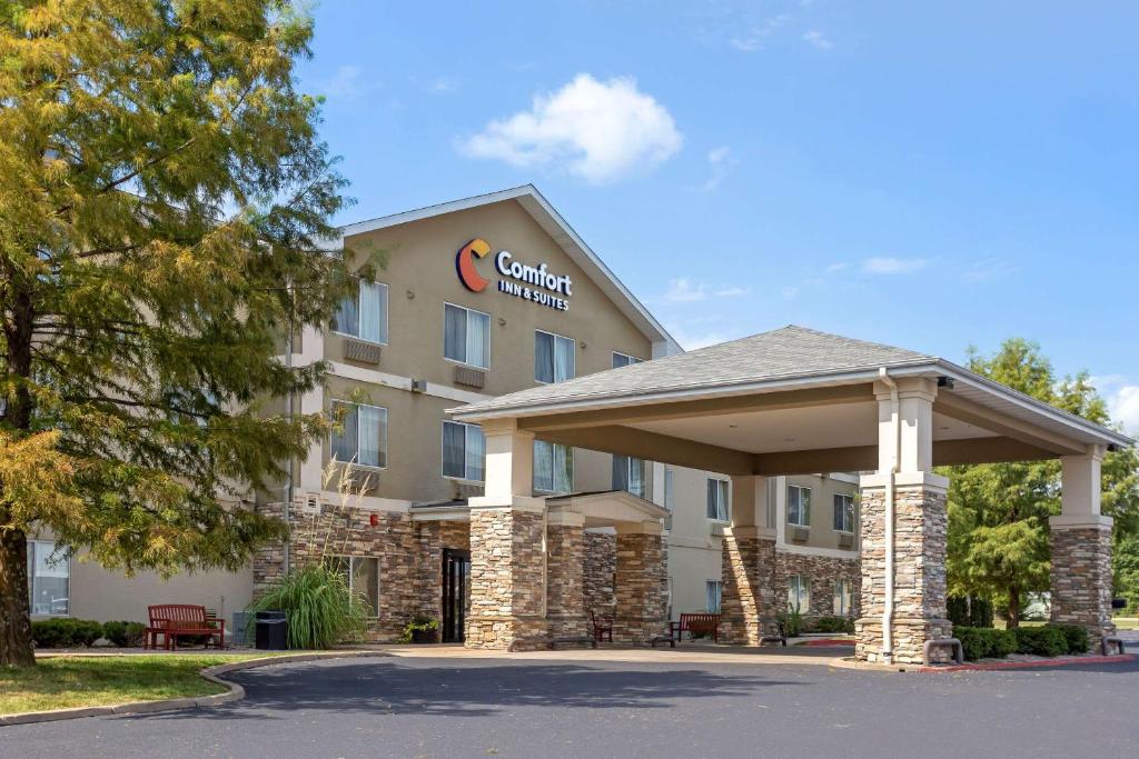 Comfort Inn & Suites Pittsburg - image 4