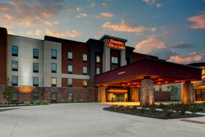 Hampton Inn & Suites Pittsburg Kansas Crossing - image 1