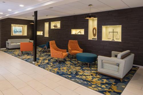 Crowne Plaza Hotel and Suites Pittsburgh South an IHG Hotel - image 4