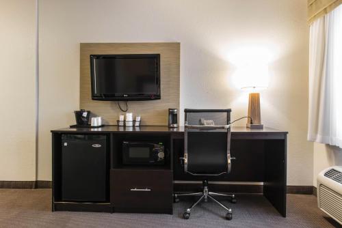 MainStay Suites Pittsburgh Airport - main image
