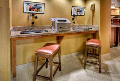 Hampton Inn Pittsburgh/West Mifflin - image 2