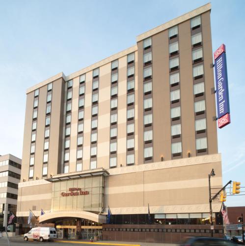 Hilton Garden Inn Pittsburgh University Place - image 2