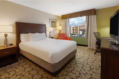 Hilton Garden Inn Pittsburgh University Place - image 5