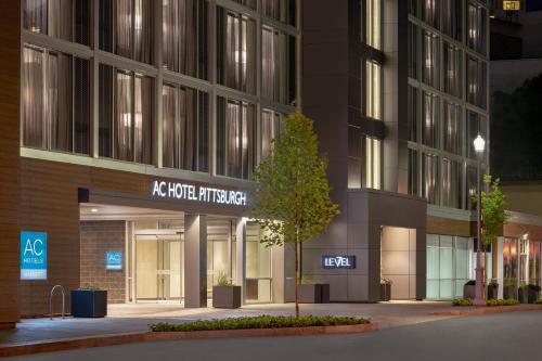 AC Hotel by Marriott Pittsburgh Downtown - image 3