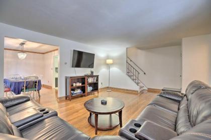 Pittsburgh Townhome about 5 Miles to Market Square