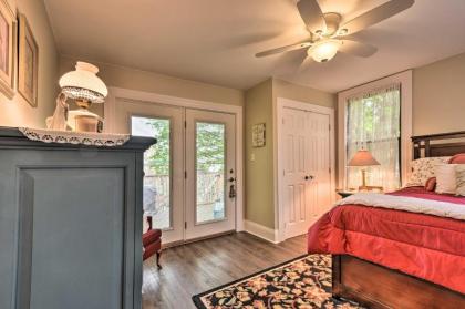 Quaint Pittsburgh Pad with Deck 5 Mi to Dtwn! - image 13