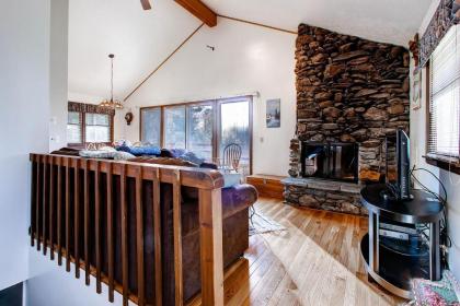 Sweet Life - Vermont Chalet - 6 person Indoor Hot Tub - 15 min to Killington - image 6