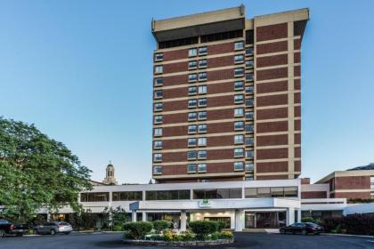 Holiday Inn  Suites Pittsfield Berkshires an IHG Hotel Pittsfield Massachusetts