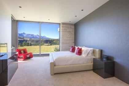 SUNSET RIDGE by Exceptional Stays - image 11