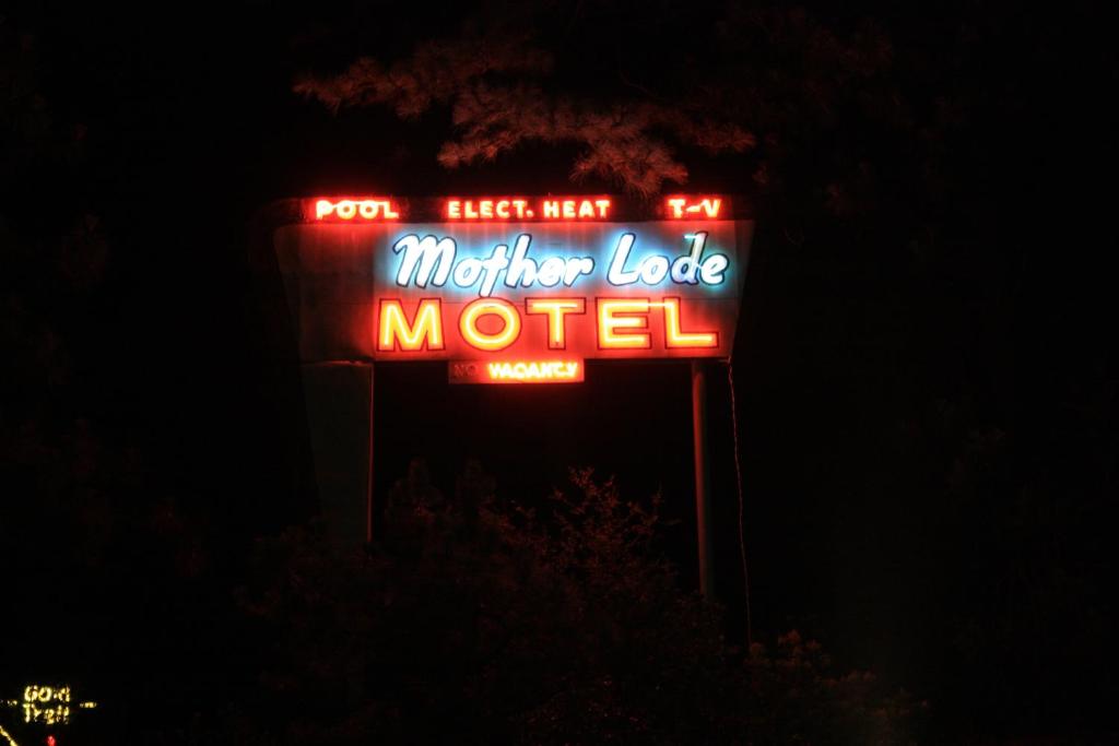 Mother Lode Motel - image 2