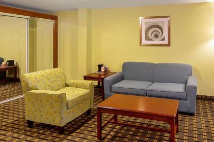 Quality Inn Plainfield I-395 - image 2