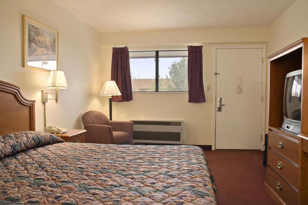 Days Inn by Wyndham Plainfield - image 3