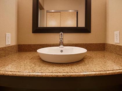 Best Western Plus Atrea Airport Inn & Suites - image 10