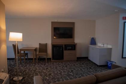 Clarion Pointe Indianapolis Airport - image 4