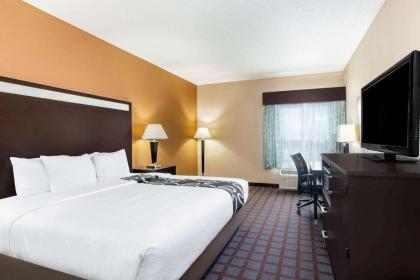 La Quinta by Wyndham Indianapolis Airport West - image 10