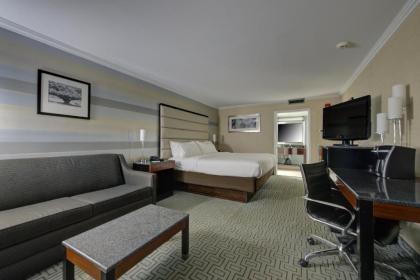 Holiday Inn Plainview-Long Island an IHG Hotel - image 7