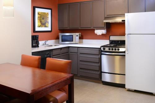 Residence Inn by Marriott Dallas Plano/Legacy - image 3