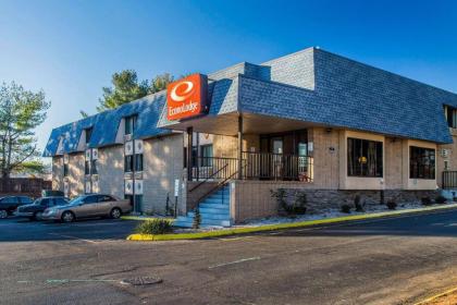 Econo Lodge Milldale-Southington - image 3