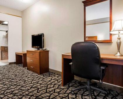 Quality Inn & Suites Kansas City Airport North - image 14