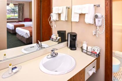 Americas Best Value Inn Plattsburgh - image 2