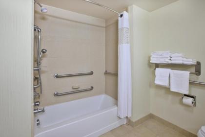 Hampton Inn & Suites Plattsburgh - image 15