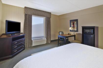 Hampton Inn & Suites Plattsburgh - image 5