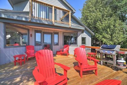 Plattsburgh Home with Deck on Lake Champlain - image 9