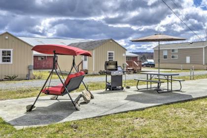 Sunny Couples Suite Studio on 100 Private Acres! - image 14