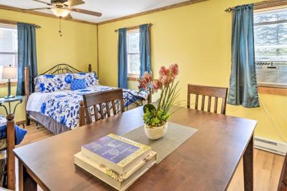 Sunny Couples Suite Studio on 100 Private Acres! - image 6