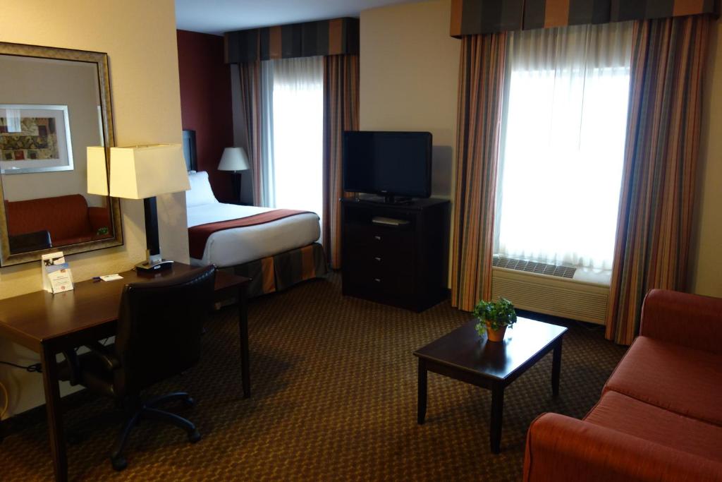 Holiday Inn Express Hotel & Suites Pleasant Prairie-Kenosha an IHG Hotel - image 5